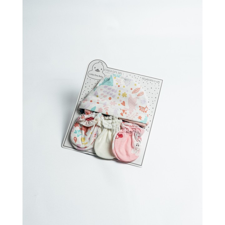 Newborn Baby 6-Piece Gift Set – Hat, Mittens & Essentials Collection
